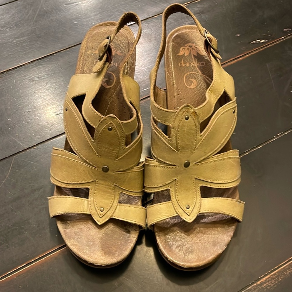Well Loved 🌼Most Comfortable Dansko Heels Size 42